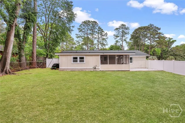 $2,400 | 607 Dyches Drive, Savannah, GA 31406