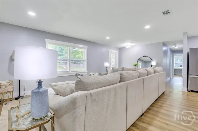 $2,400 | 607 Dyches Drive, Savannah, GA 31406