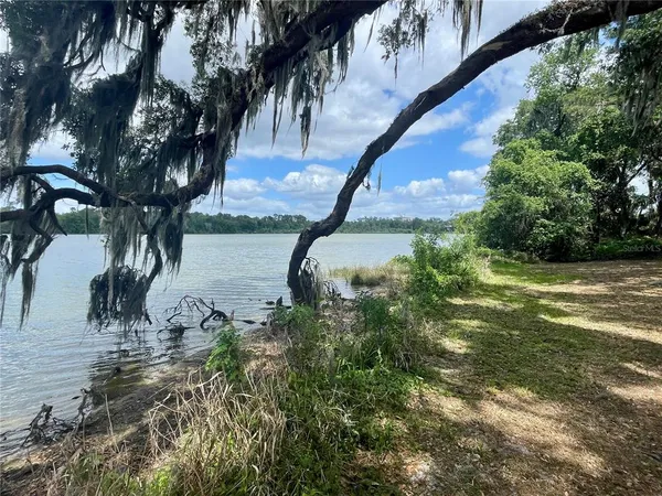 $750,000 | 1800 Southwest 35th Place, Gainesville, FL 32608