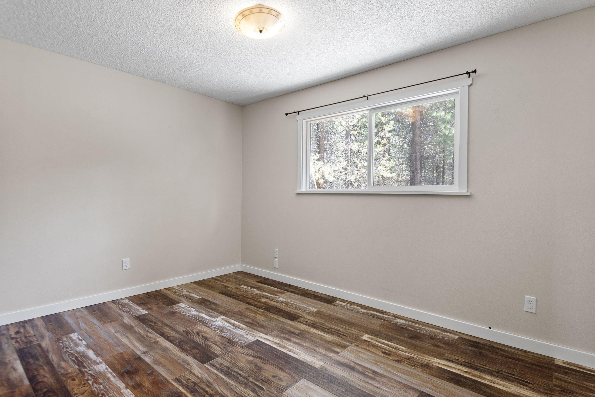 16073 Burgess Road La Pine, OR 97739 - Photo 10 of 24 10-web-or-mls-DSC_8626