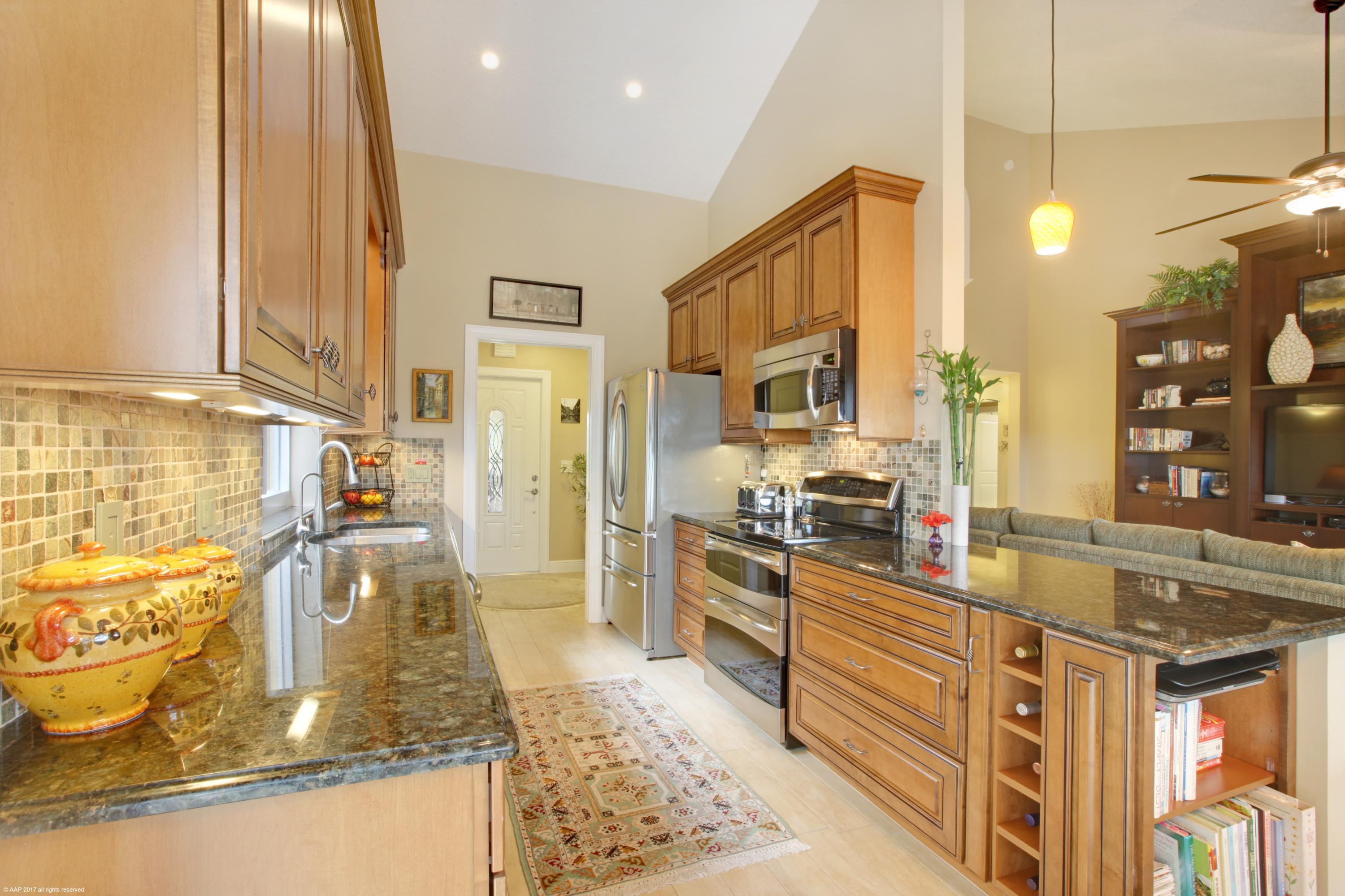 339 Ridge Road Jupiter, FL 33477 - Photo 9 of 29 014