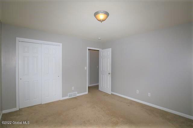 4 Round Table Road Saratoga Springs, NY 12866 - Photo 28 of 33 201525732-10