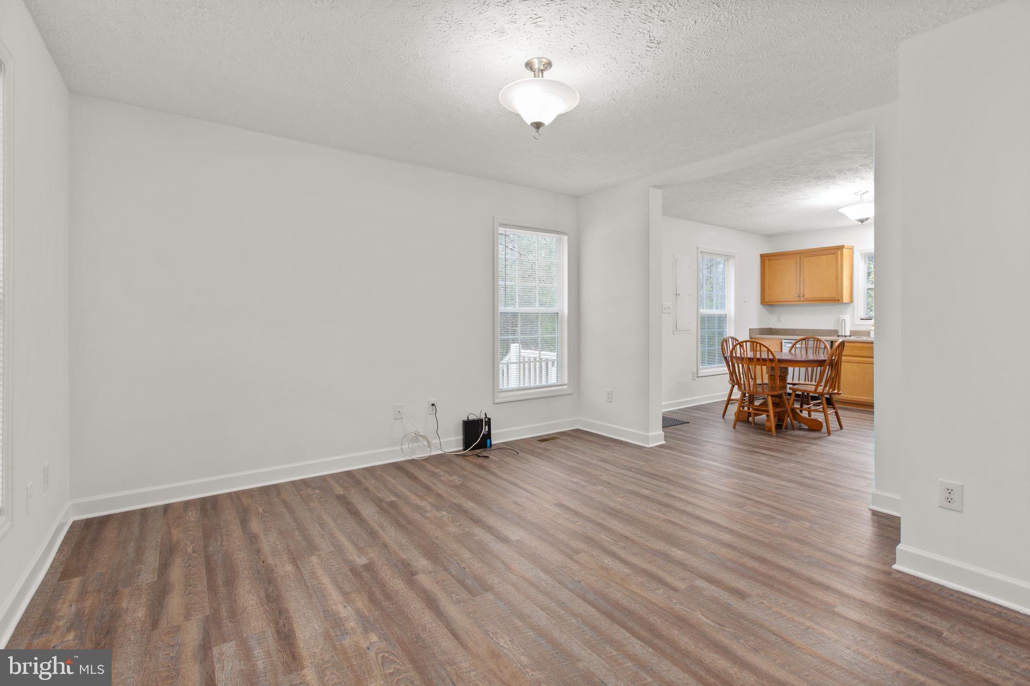8401 Seays Road Spotsylvania, VA 22551 - Photo 5 of 32 Family room