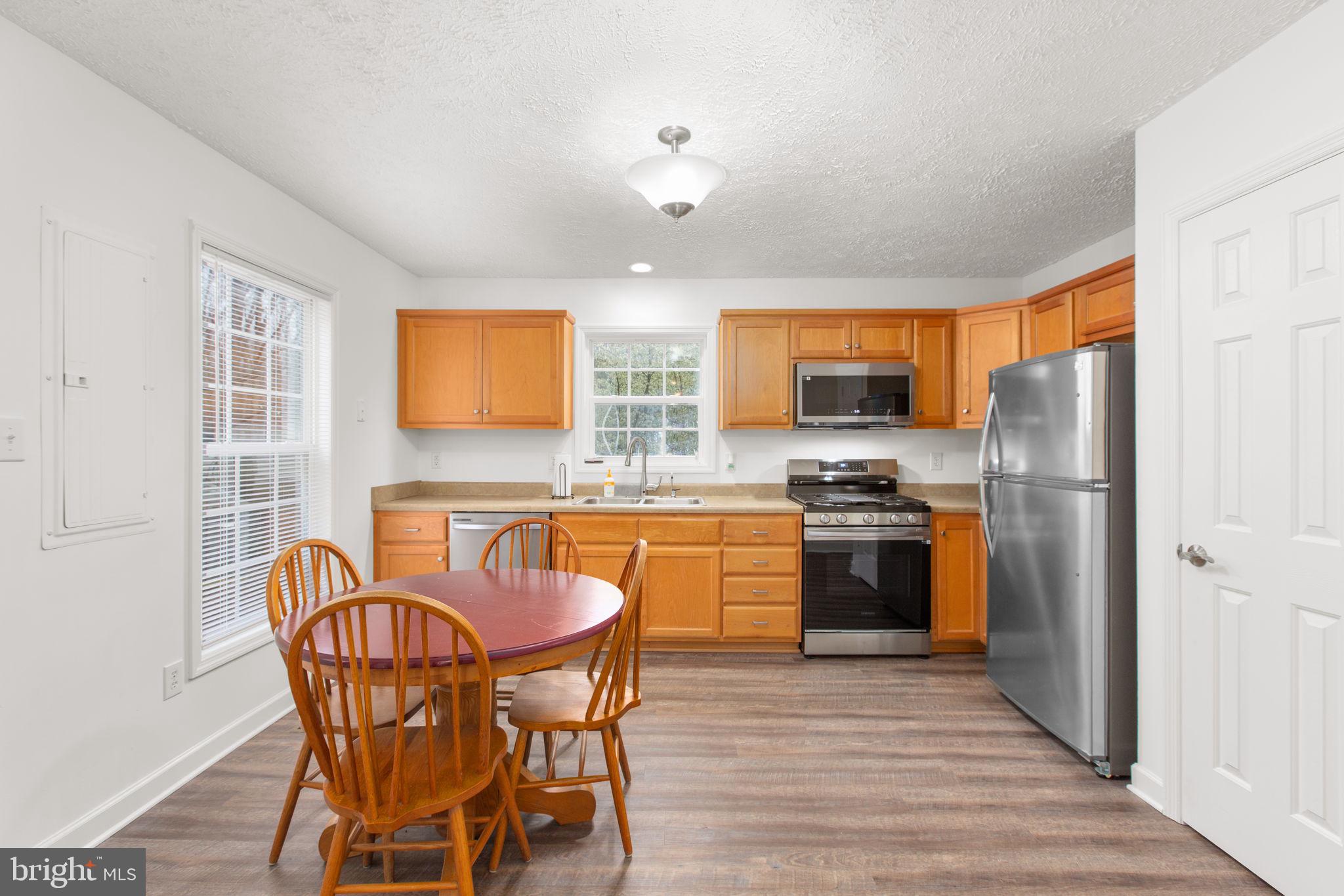 8401 Seays Road Spotsylvania, VA 22551 - Photo 8 of 32 Kitchen!