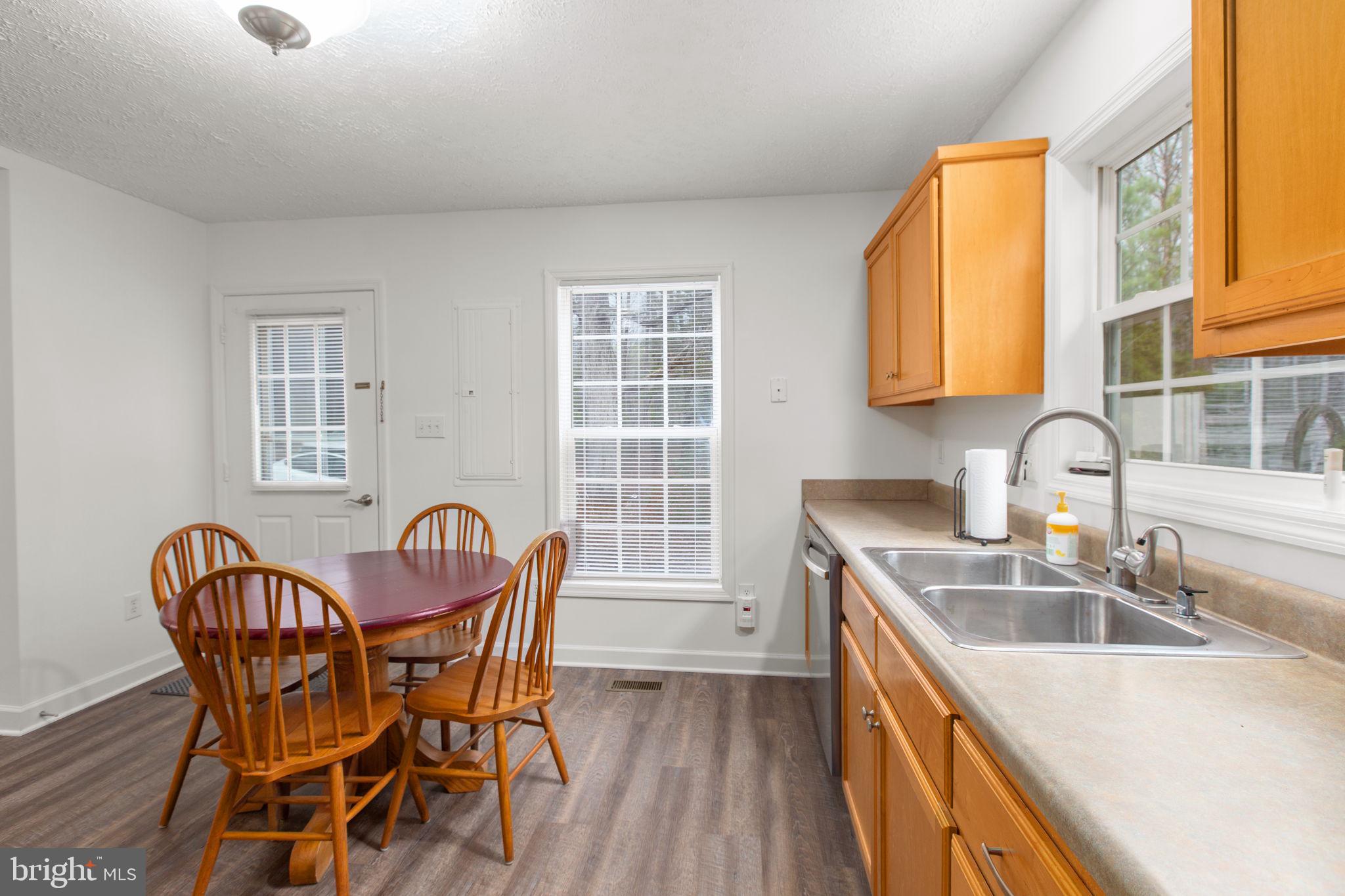 8401 Seays Road Spotsylvania, VA 22551 - Photo 10 of 32 Wonderful space