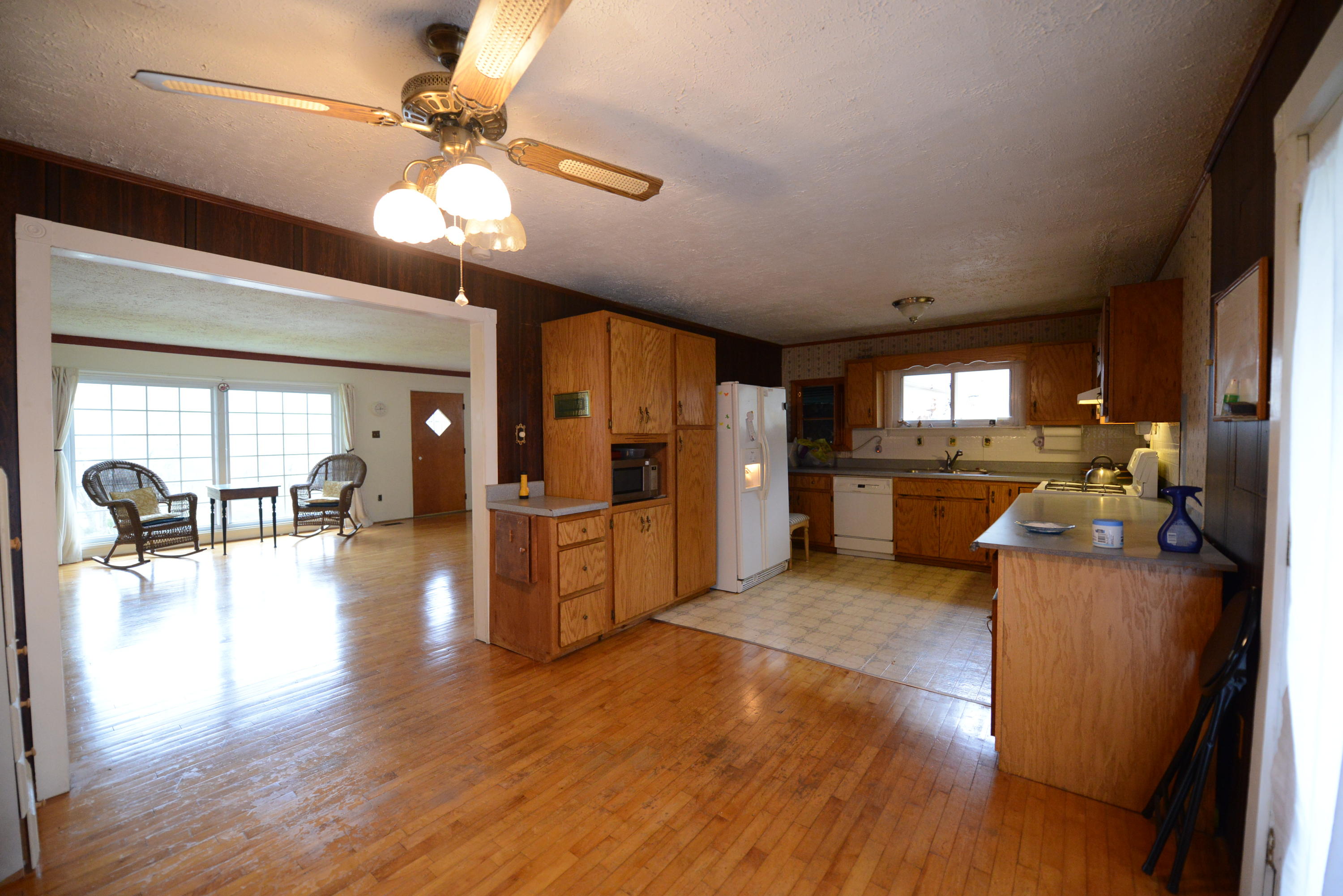 25744 Rhea County Highway Spring City, TN 37381 - Photo 8 of 35 8.25744 Rhea Co Hwy Kitchen_Living