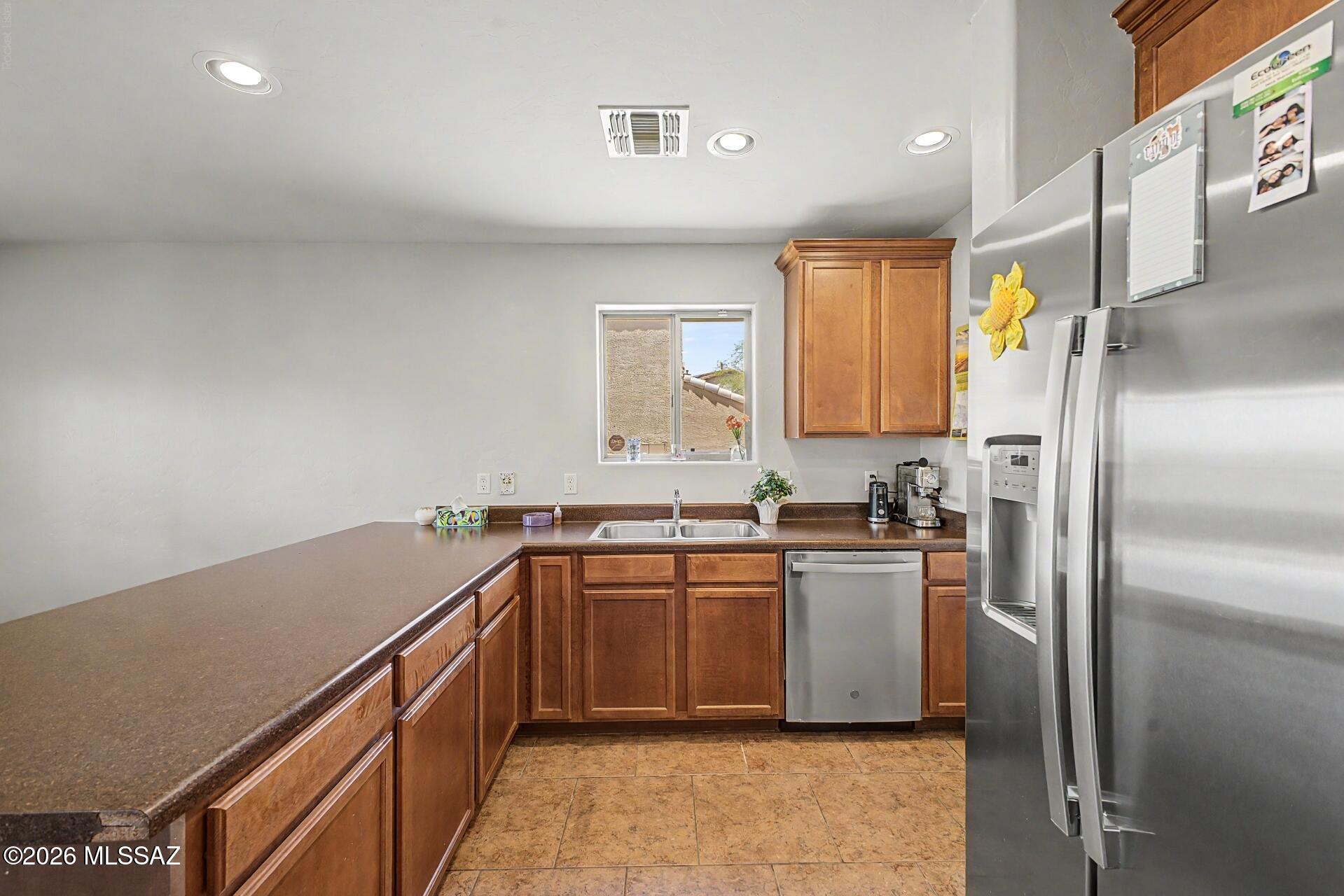 736 South Porter Routh Place Vail, AZ 85641 - Photo 12 of 33