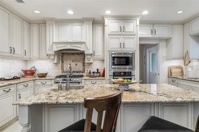 $1,500,000 | 2300 North Scenic Highway, Unit 104, Lake Wales, FL 33898