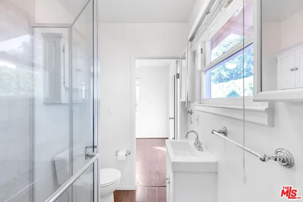 $3,295 | 608 7th Avenue, Venice, CA 90291