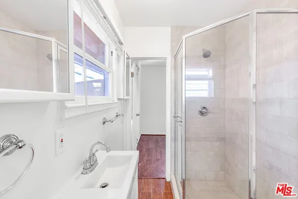 $3,295 | 608 7th Avenue, Venice, CA 90291