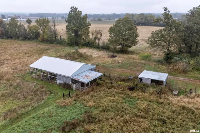 $350,000 | 365 Bond Road, Galatia, IL 62935