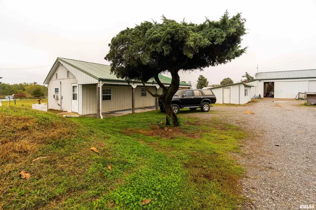 $350,000 | 365 Bond Road, Galatia, IL 62935