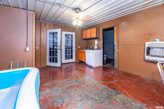 $350,000 | 365 Bond Road, Galatia, IL 62935