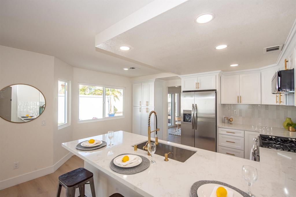2038 Ridgeline Avenue Vista, CA 92081 - Photo 11 of 41