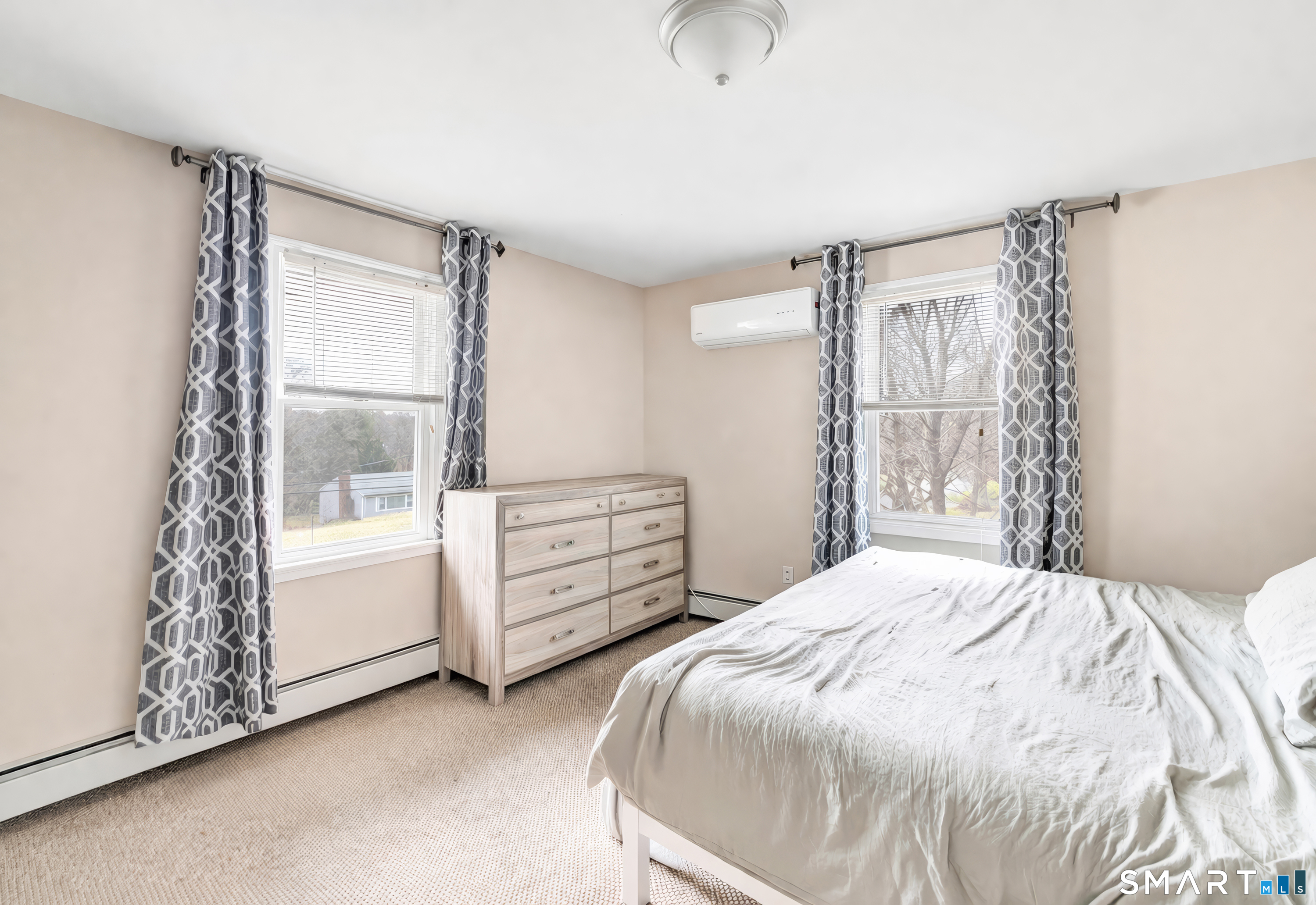 422 West River Road Orange, CT 06477 - Photo 23 of 35 2nd Floor Bedroom