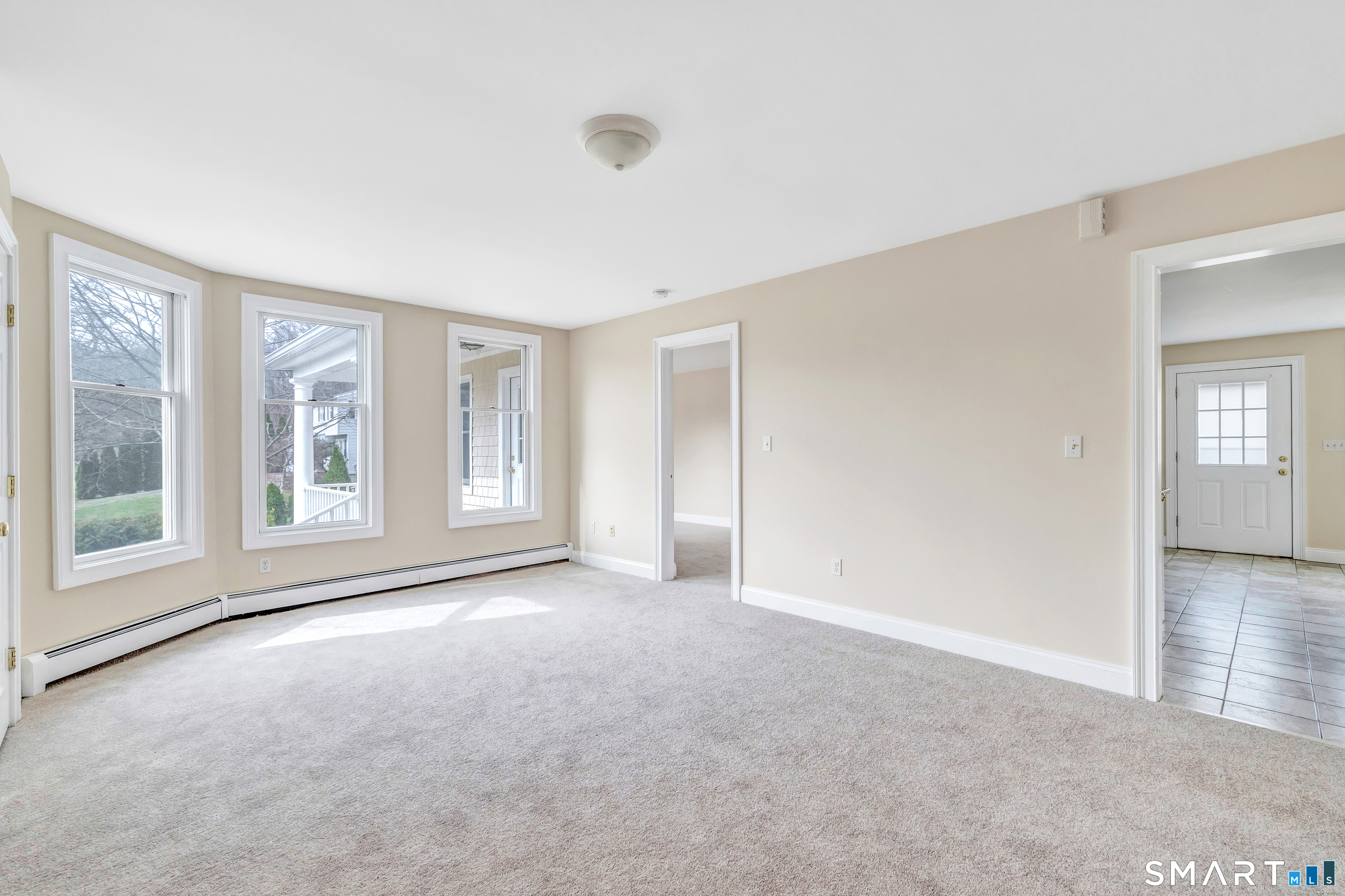 422 West River Road Orange, CT 06477 - Photo 6 of 35 1st Floor Living Room