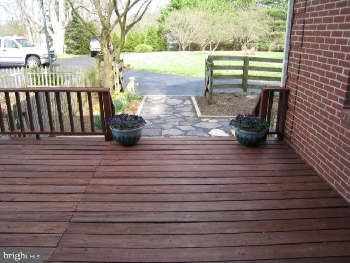 4415 Gregg Road Brookeville, MD 20833 - Photo 20 of 30 Deck
