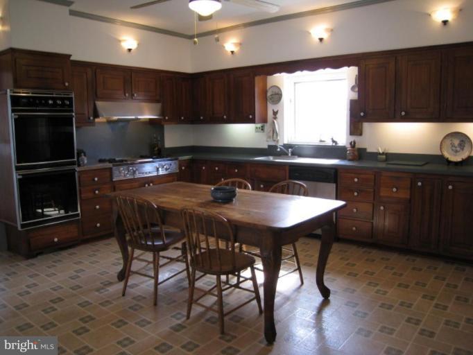 4415 Gregg Road Brookeville, MD 20833 - Photo 22 of 30 Gourmet Kitchen