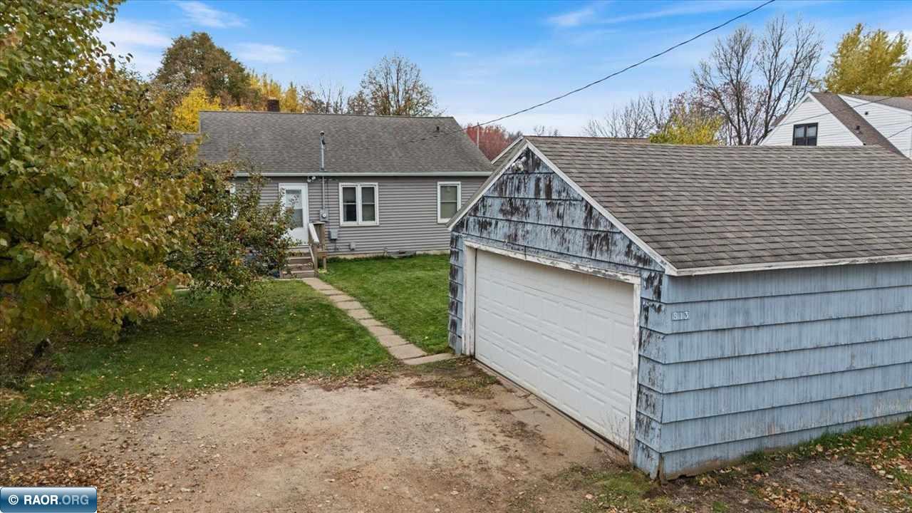 813 6th Street South Virginia, MN 55792 - Photo 10 of 44