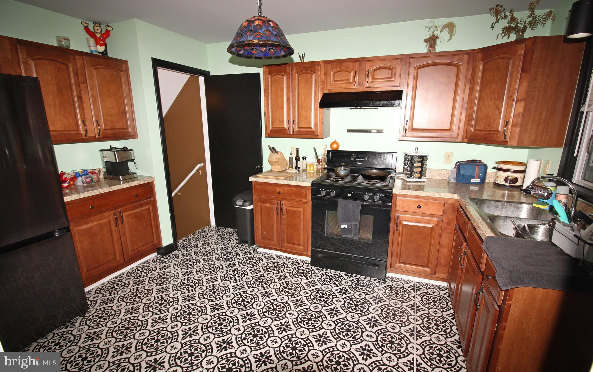 527 Spring Avenue Lititz, PA 17543 - Photo 6 of 31