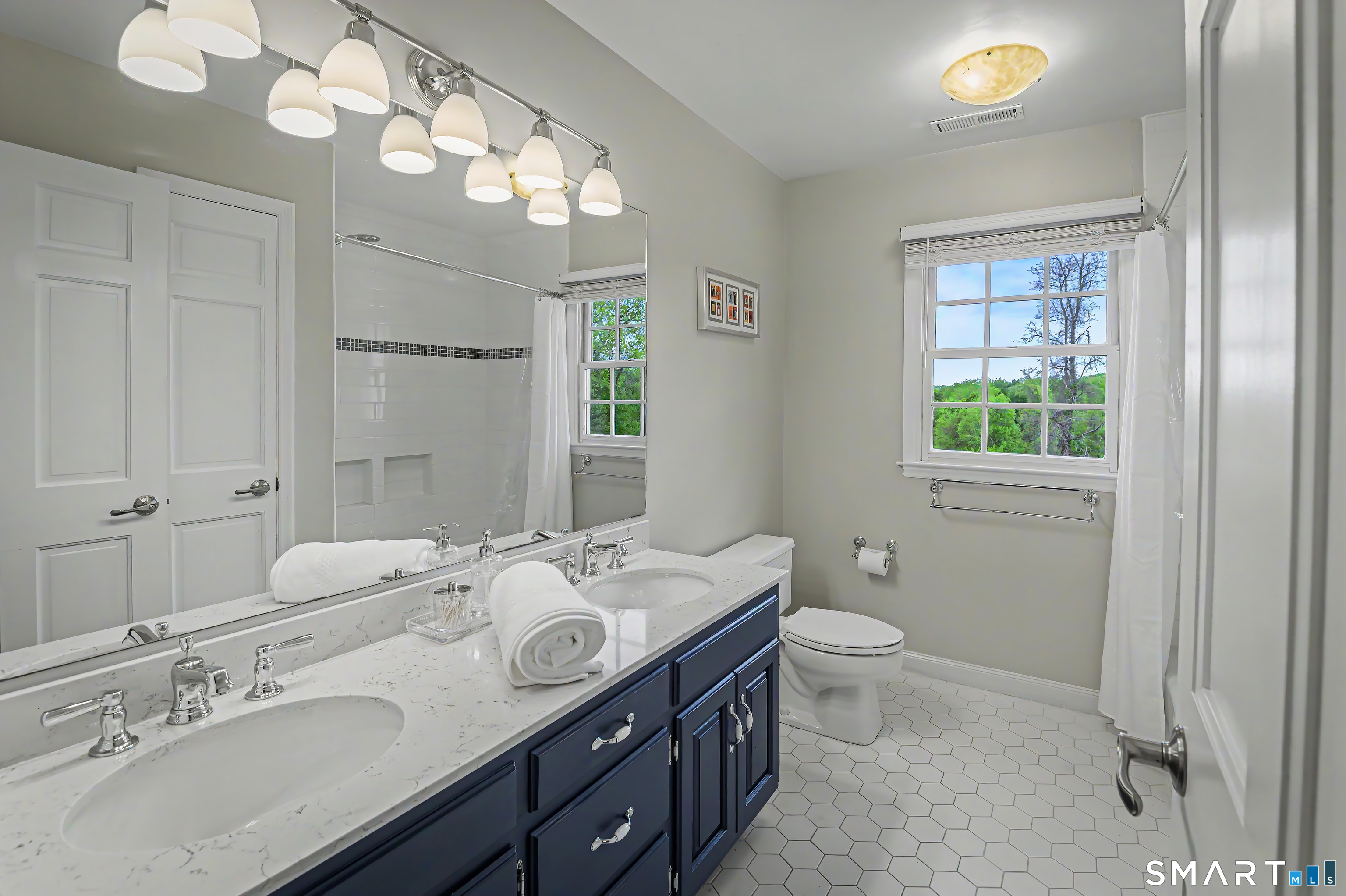 9 Schoolhouse Place Ridgefield, CT 06877 - Photo 27 of 40