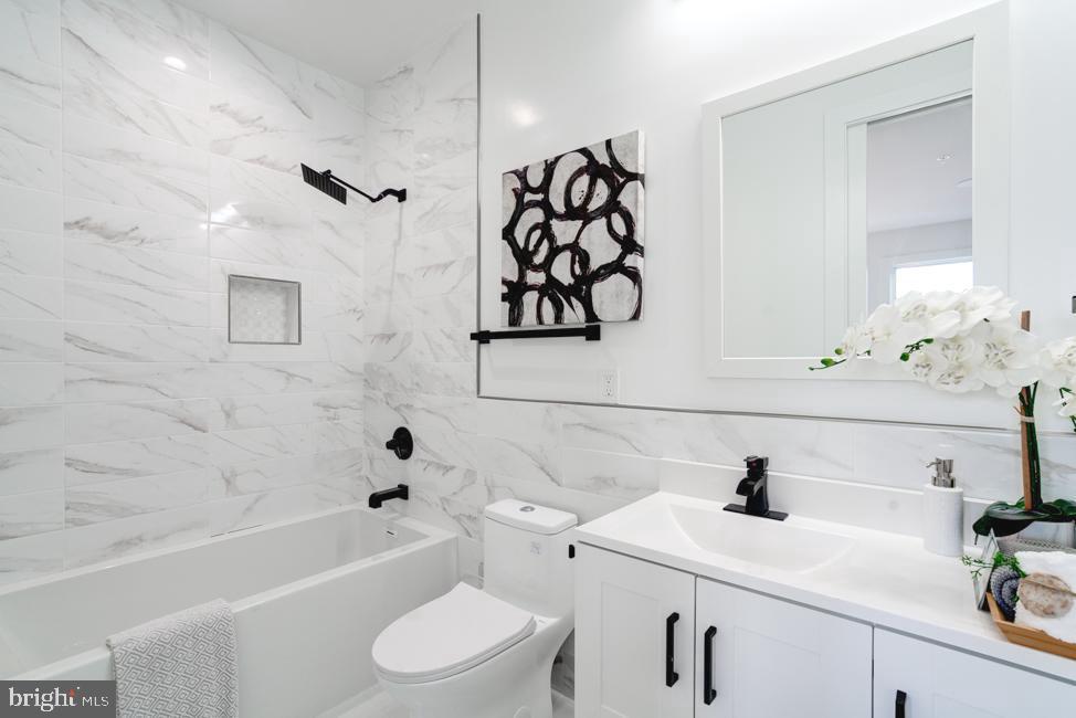 802 L Street Northeast, Unit 2 Washington, DC 20002 - Photo 13 of 32