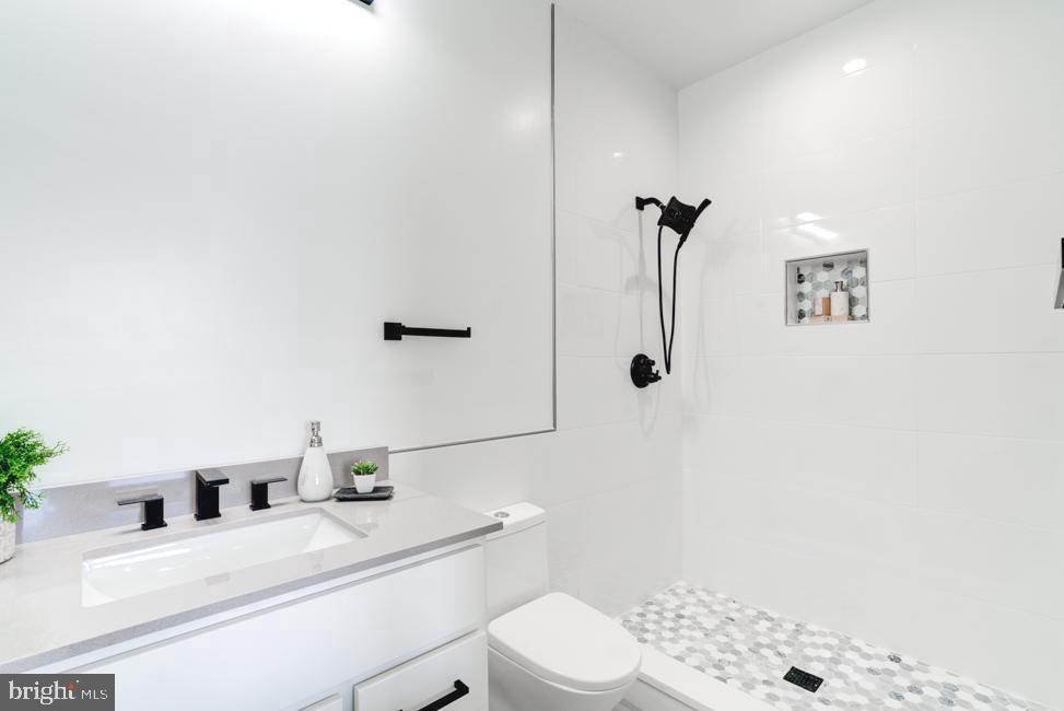 802 L Street Northeast, Unit 2 Washington, DC 20002 - Photo 17 of 32