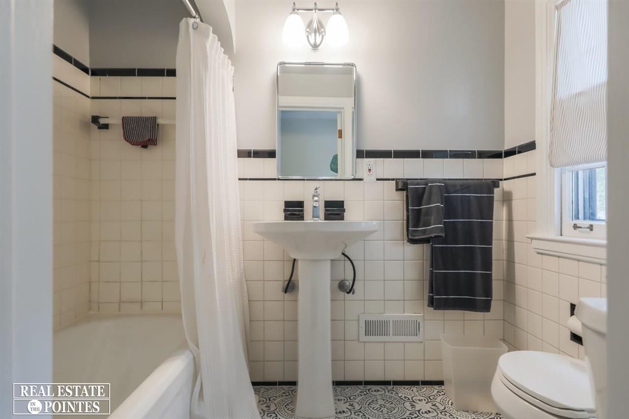 741 Trombley Road Grosse Pointe Park, MI 48230 - Photo 46 of 63