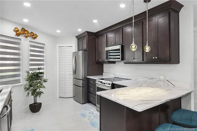 $1,099,000 | 2408 Harbour Cove Drive, Hutchinson Island, FL 34949