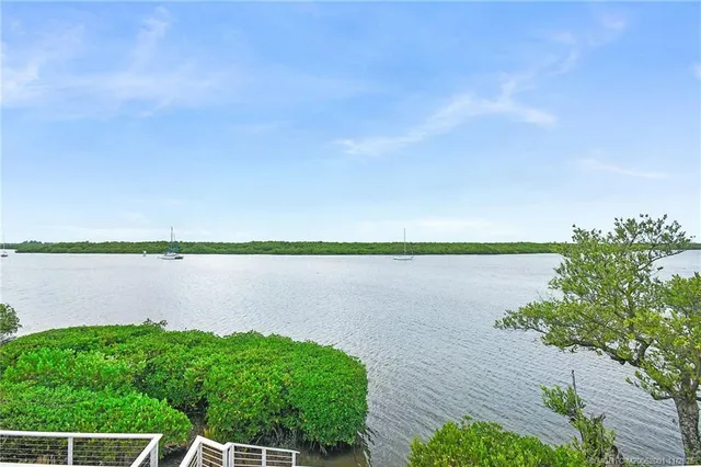 $1,099,000 | 2408 Harbour Cove Drive, Hutchinson Island, FL 34949