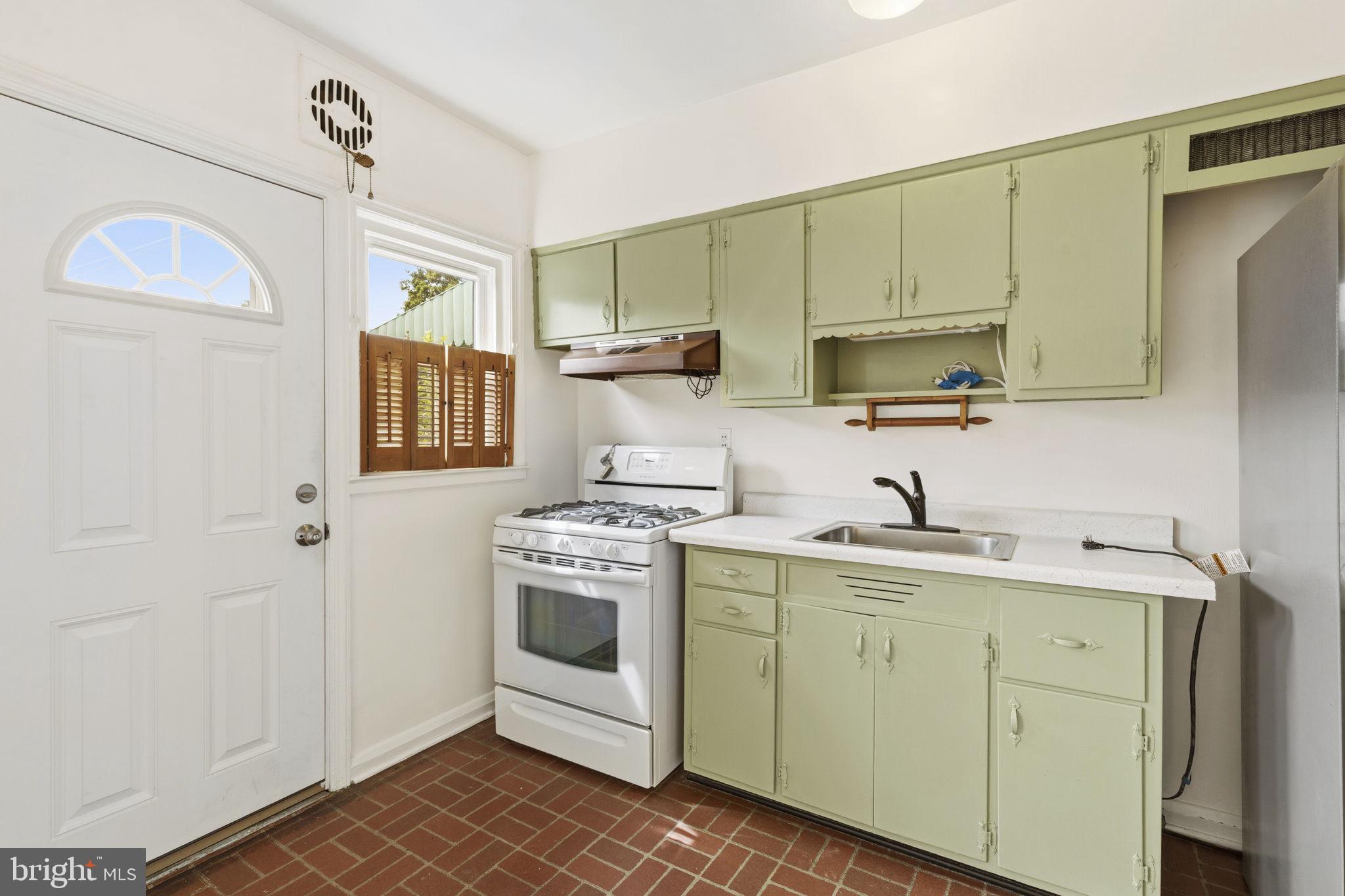8300 Ridgely Oak Road Baltimore, MD 21234 - Photo 8 of 20