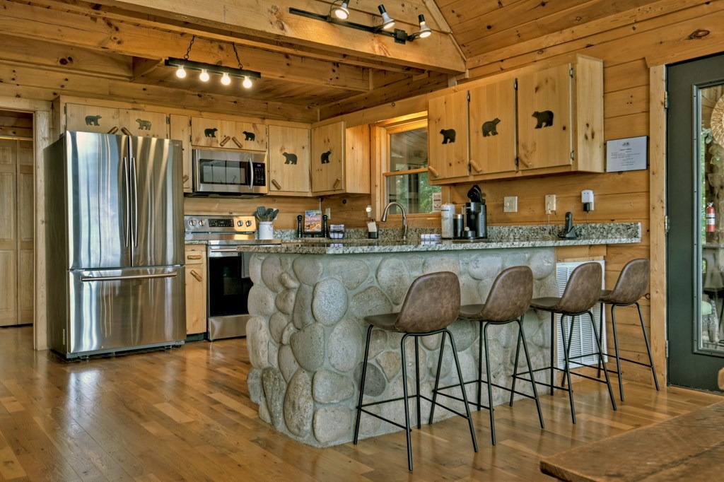 572 Sunrock Mountain Trace Blue Ridge, GA 30513 - Photo 13 of 43