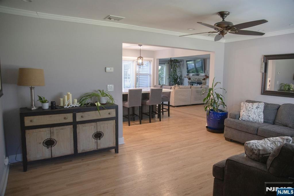 22 Warren Road Fair Lawn, NJ 07410 - Photo 5 of 45