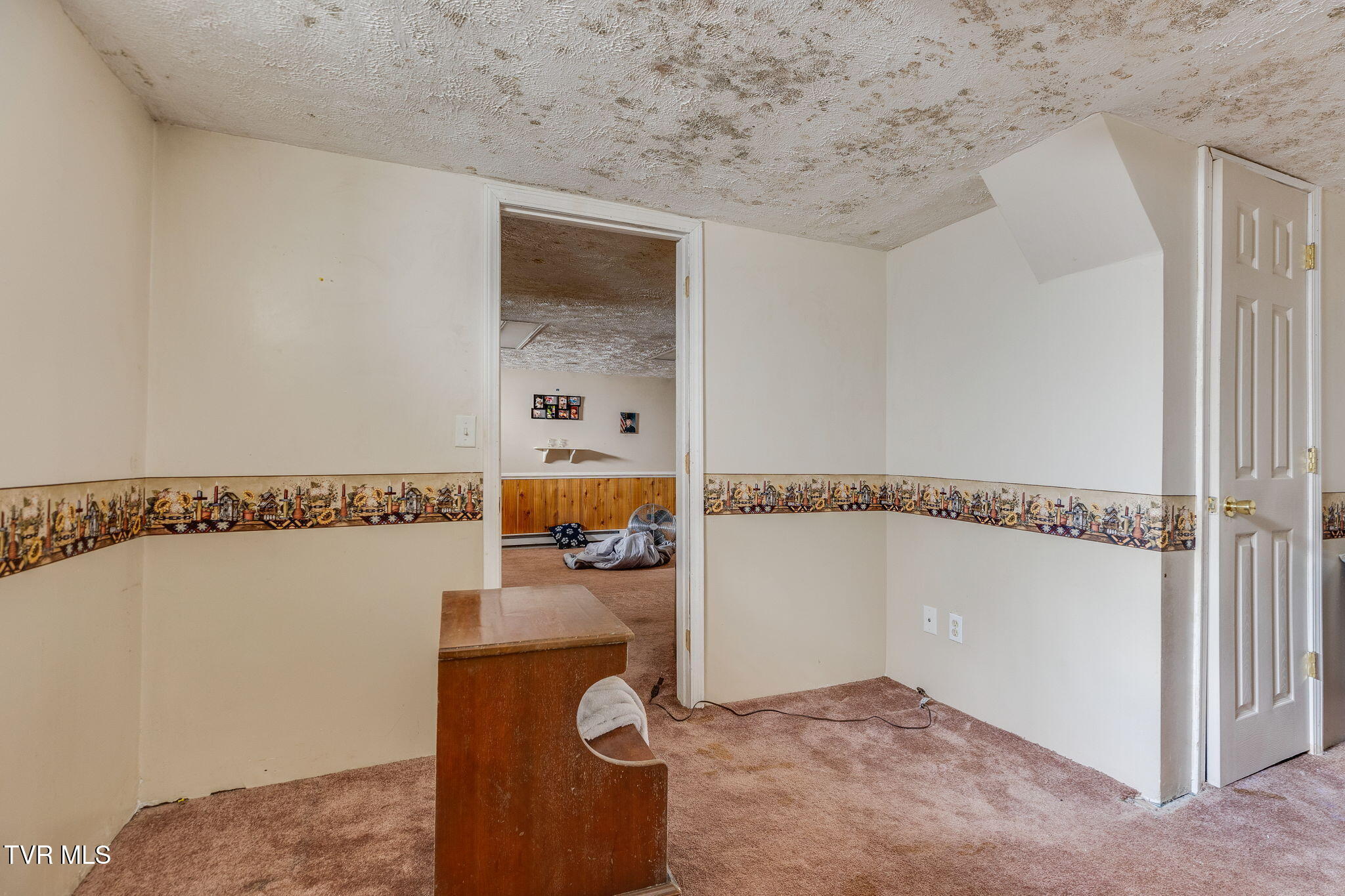 300 Ridge Road Richlands, VA 24641 - Photo 25 of 35 029