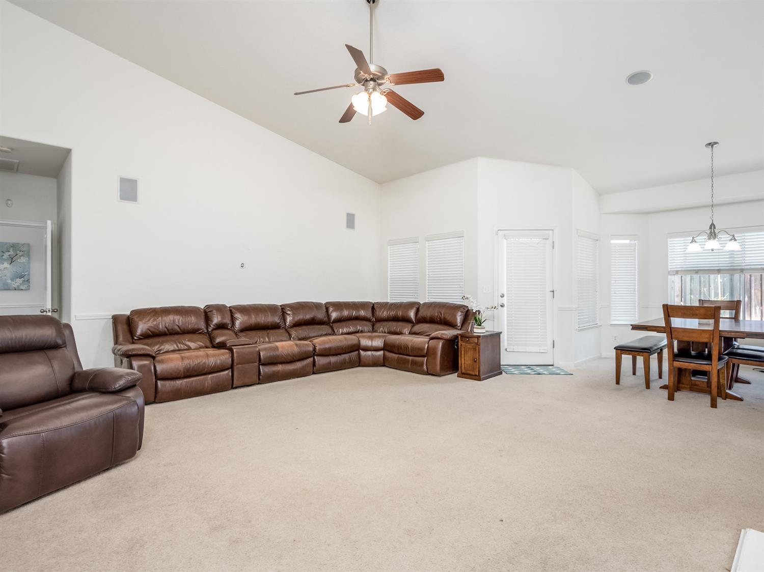 306 East Gibson Avenue Reedley, CA 93654 - Photo 12 of 27 Gallery Image 12