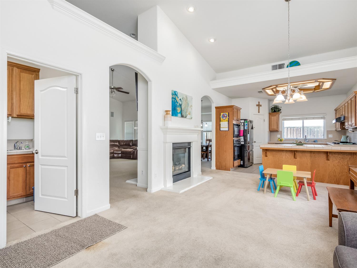 306 East Gibson Avenue Reedley, CA 93654 - Photo 5 of 27 Gallery Image 5