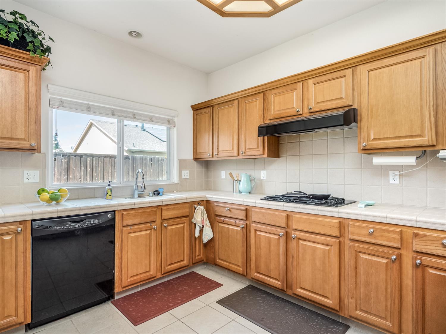 306 East Gibson Avenue Reedley, CA 93654 - Photo 8 of 27 Gallery Image 8