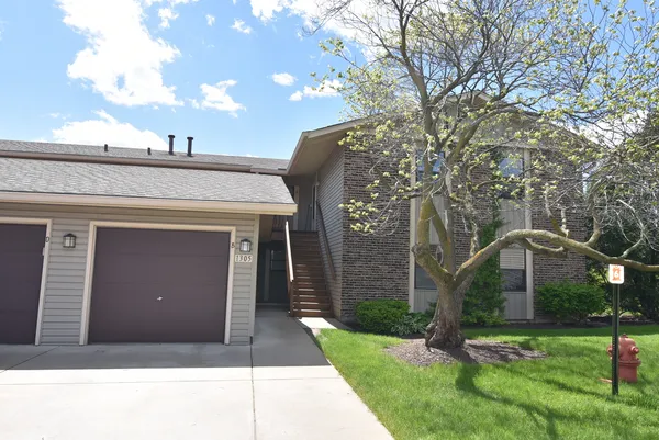 $2,500 | 1305 Bamberg Court, Unit C, Hanover Park, IL 60133