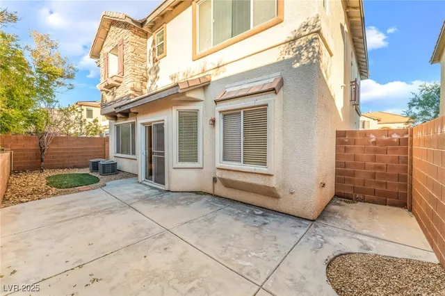 $1,995 | 7013 Whipple Manor Street, Las Vegas, NV 89166