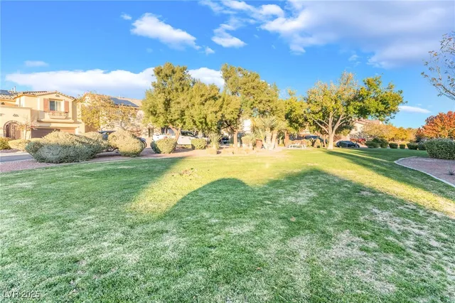 $1,995 | 7013 Whipple Manor Street, Las Vegas, NV 89166