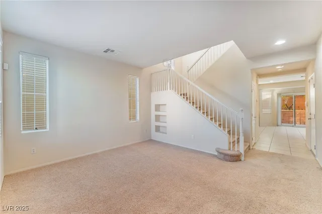 $1,995 | 7013 Whipple Manor Street, Las Vegas, NV 89166