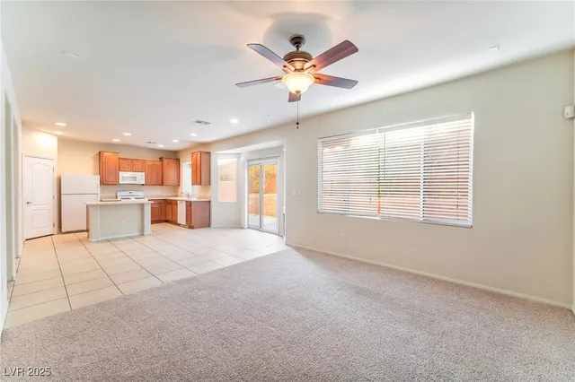 $1,995 | 7013 Whipple Manor Street, Las Vegas, NV 89166