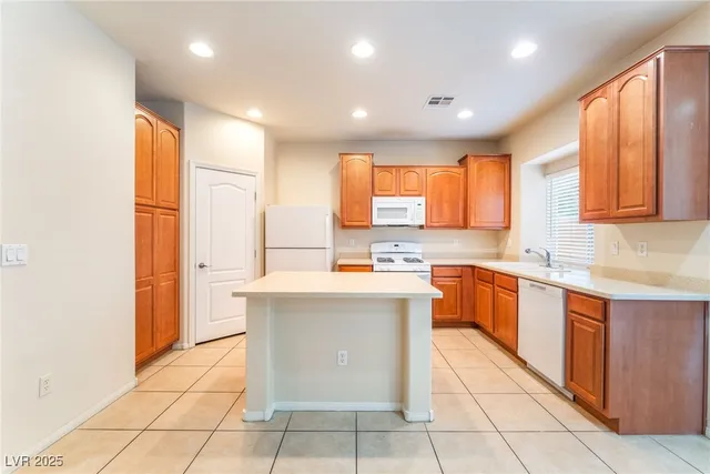 $1,995 | 7013 Whipple Manor Street, Las Vegas, NV 89166