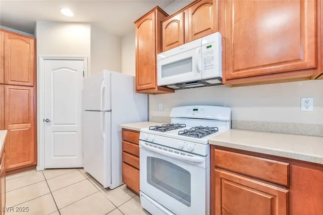 $1,995 | 7013 Whipple Manor Street, Las Vegas, NV 89166