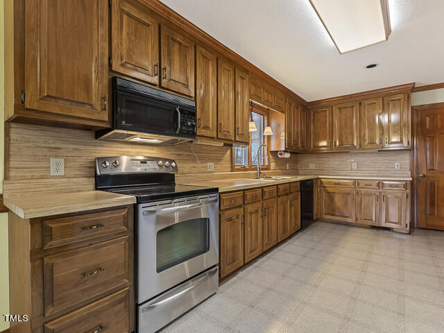7330 Turner Fish Road Willow Spring, NC 27592 - Photo 12 of 63 017