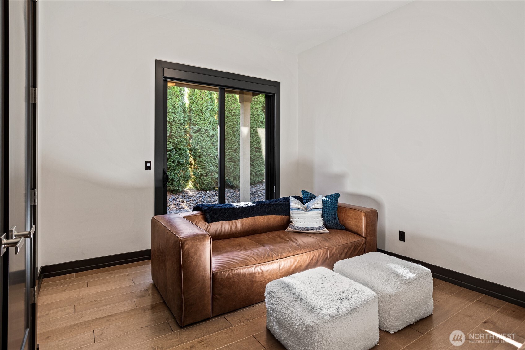 4305 Catalyss Way Yakima, WA 98908 - Photo 26 of 35 a living room with furniture and a window