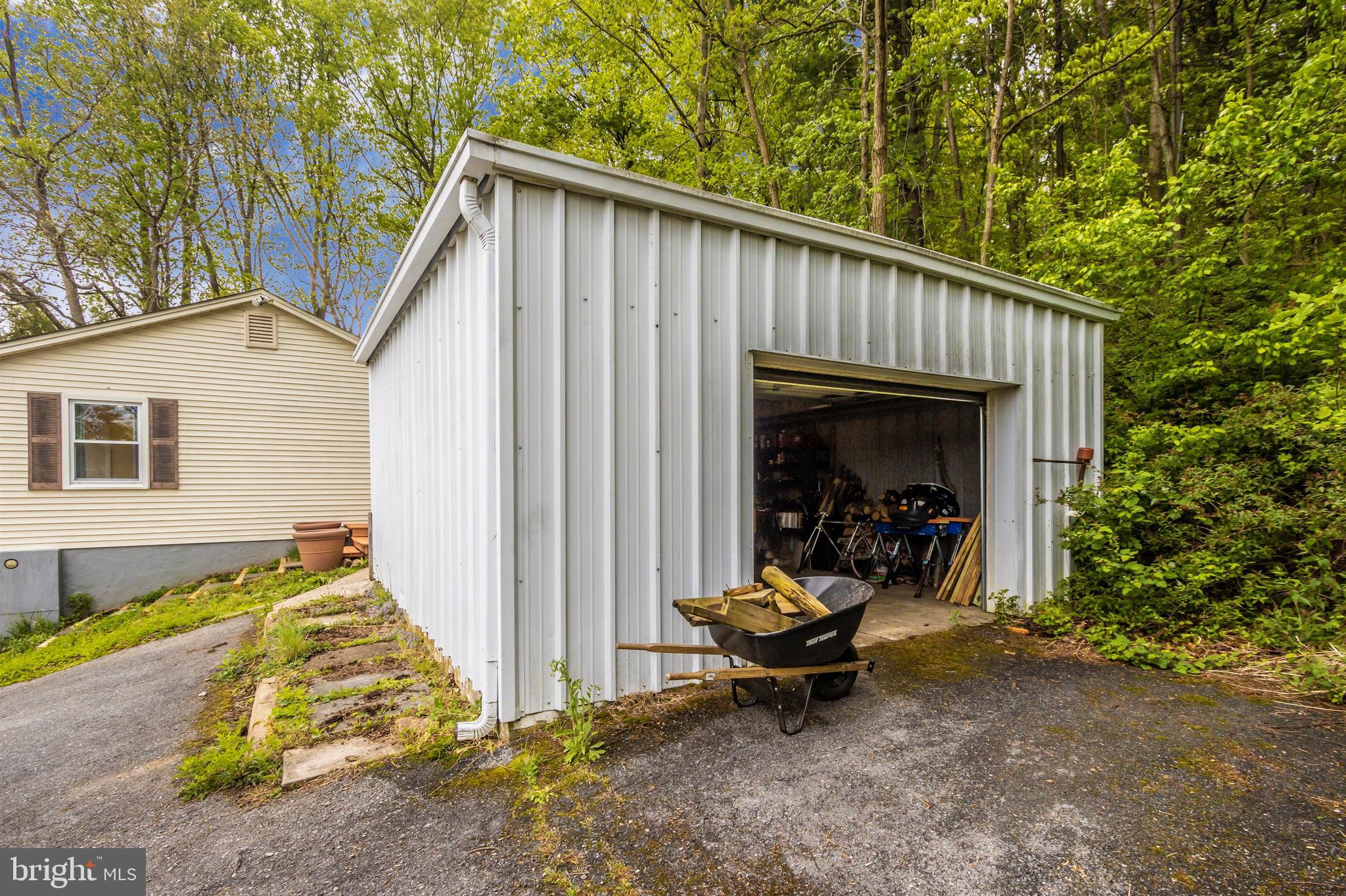 5535 Buffalo Road Mount Airy, MD 21771 - Photo 24 of 33