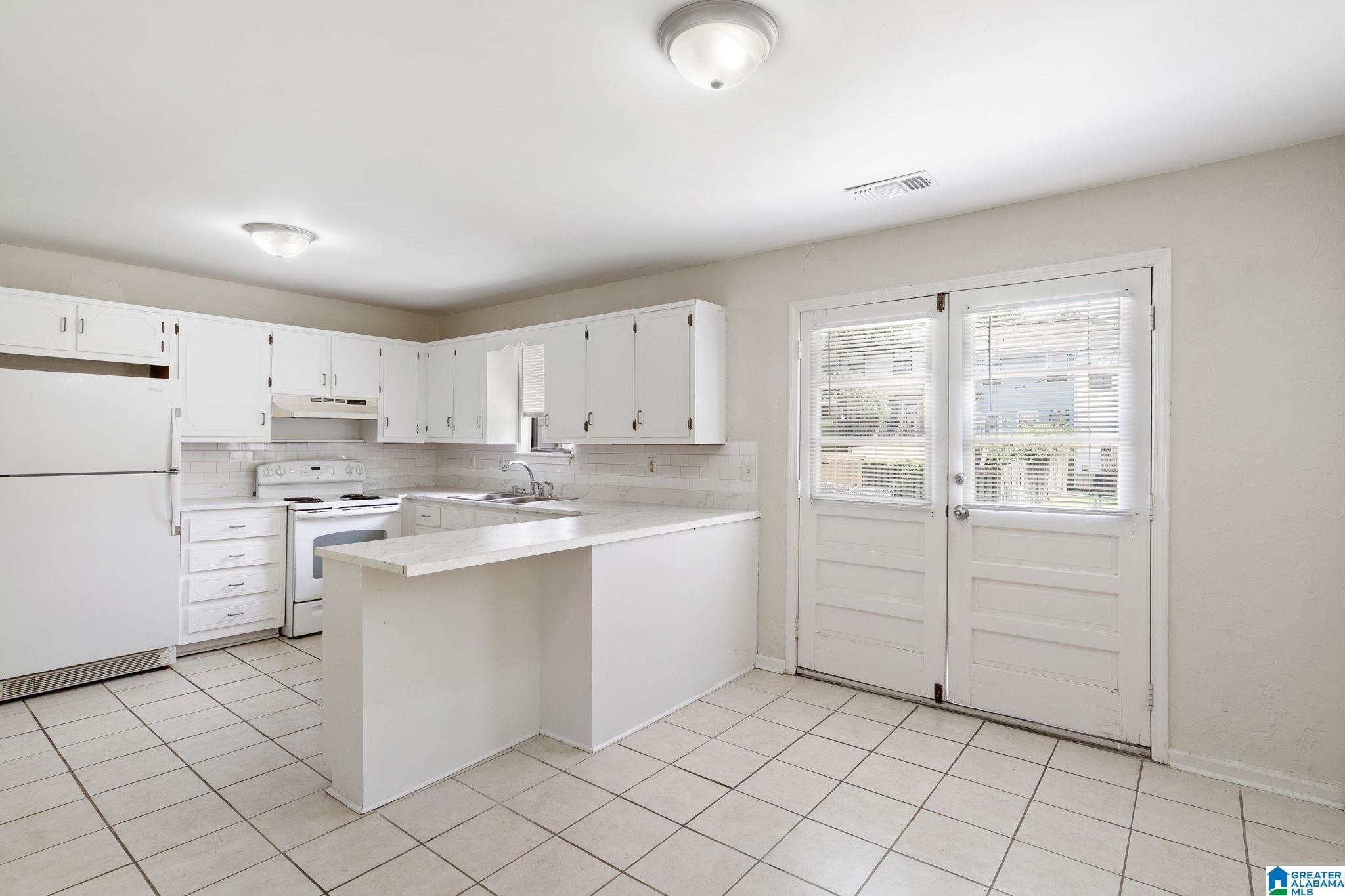5457 Notting Hill Road Birmingham, AL 35235 - Photo 6 of 20