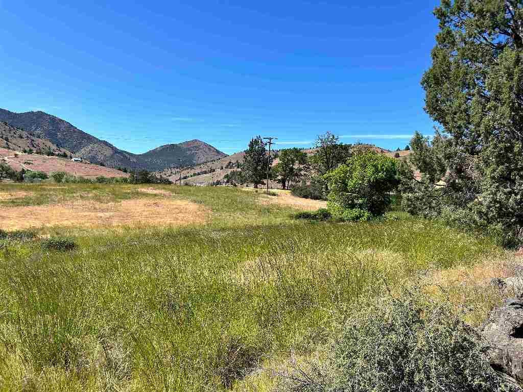 4435 Anderson Grade Road Yreka, CA 96097 - Photo 4 of 40 Gallery Image 4
