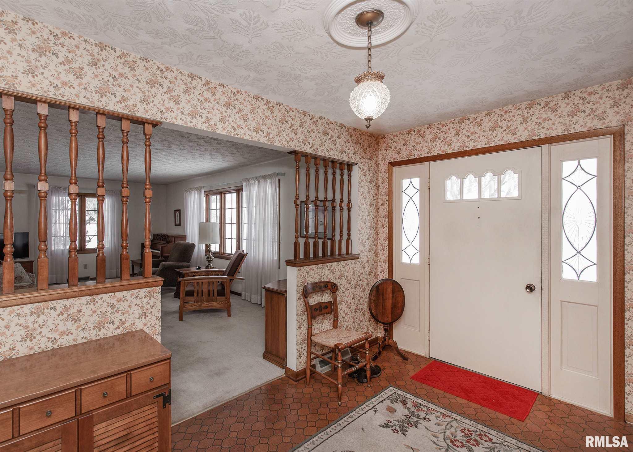 2401 3rd Street Moline, IL 61265 - Photo 5 of 36 Gallery Image 5